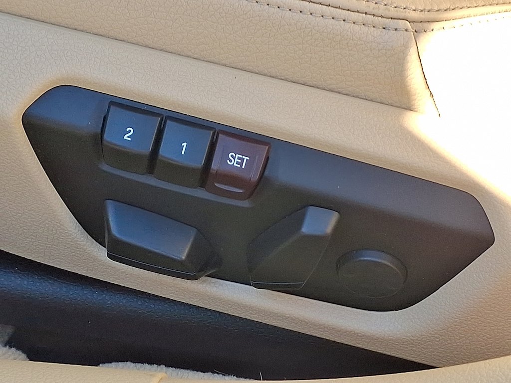 Thumbnail: 2015 BMW 3 Series - 13