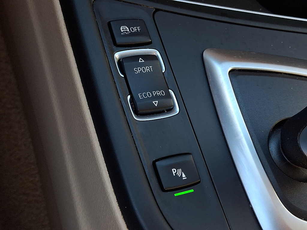 Thumbnail: 2015 BMW 3 Series - 19