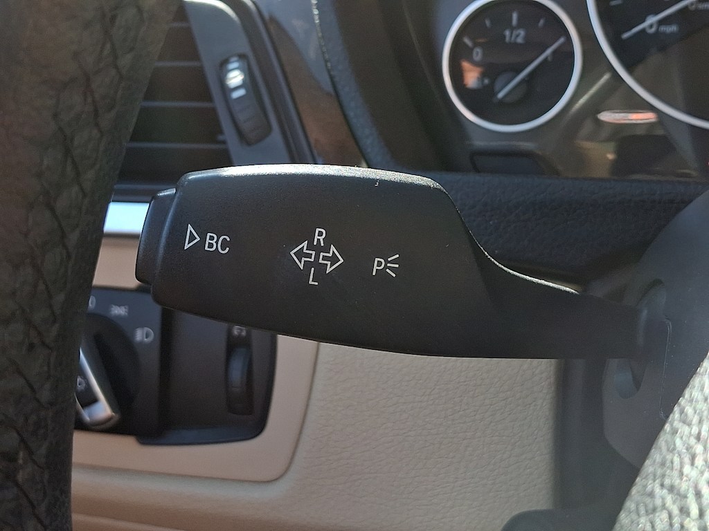 Thumbnail: 2015 BMW 3 Series - 24