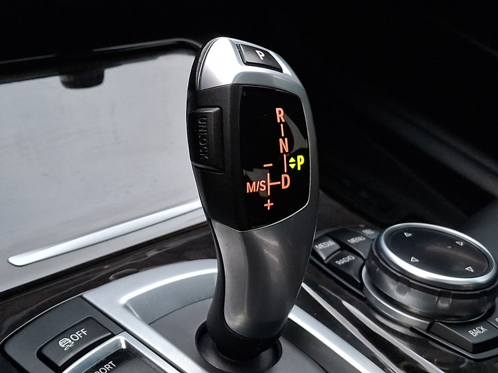 Thumbnail: 2015 BMW 5 Series - 9