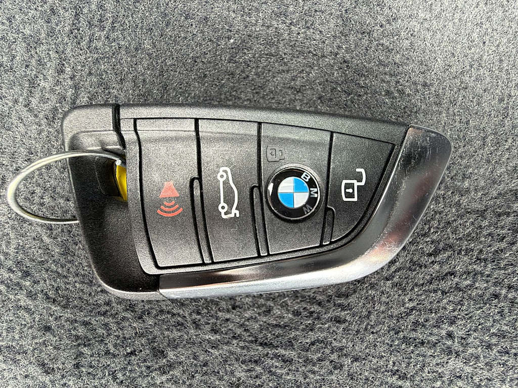 Thumbnail: 2024 BMW i4 - 17
