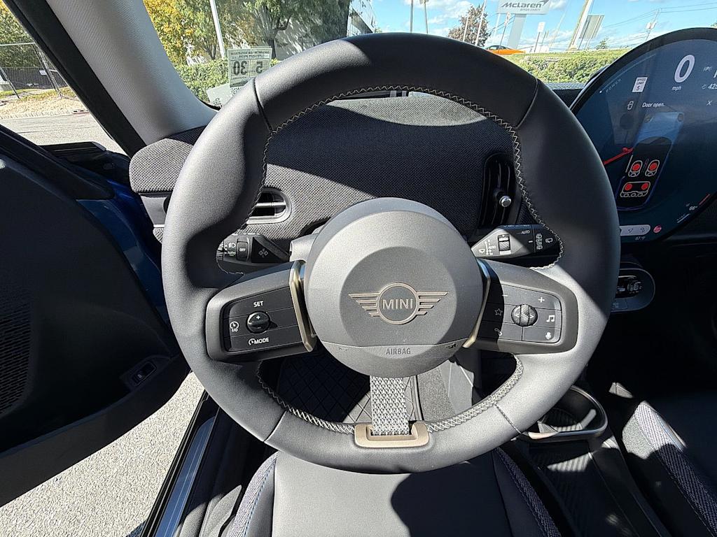 Thumbnail: 2025 MINI Cooper - 9