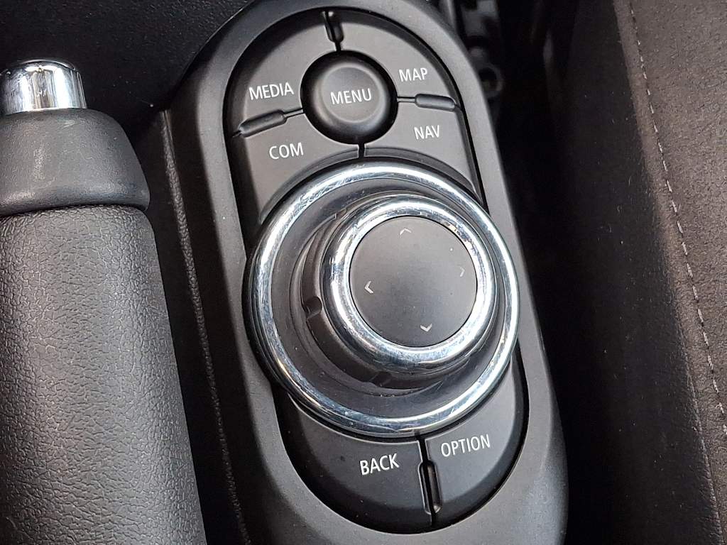 Thumbnail: 2022 MINI Cooper - 19