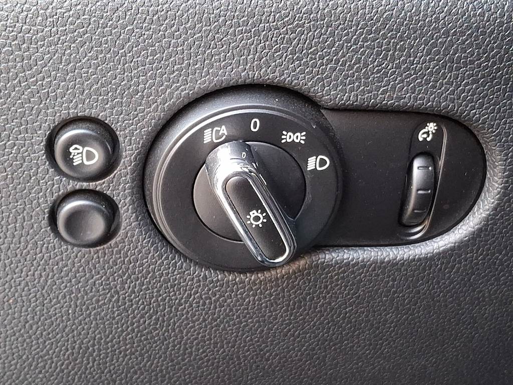 Thumbnail: 2022 MINI Cooper - 21