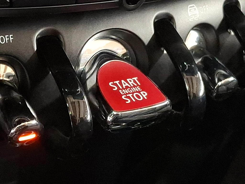 Thumbnail: 2023 MINI Cooper - 24