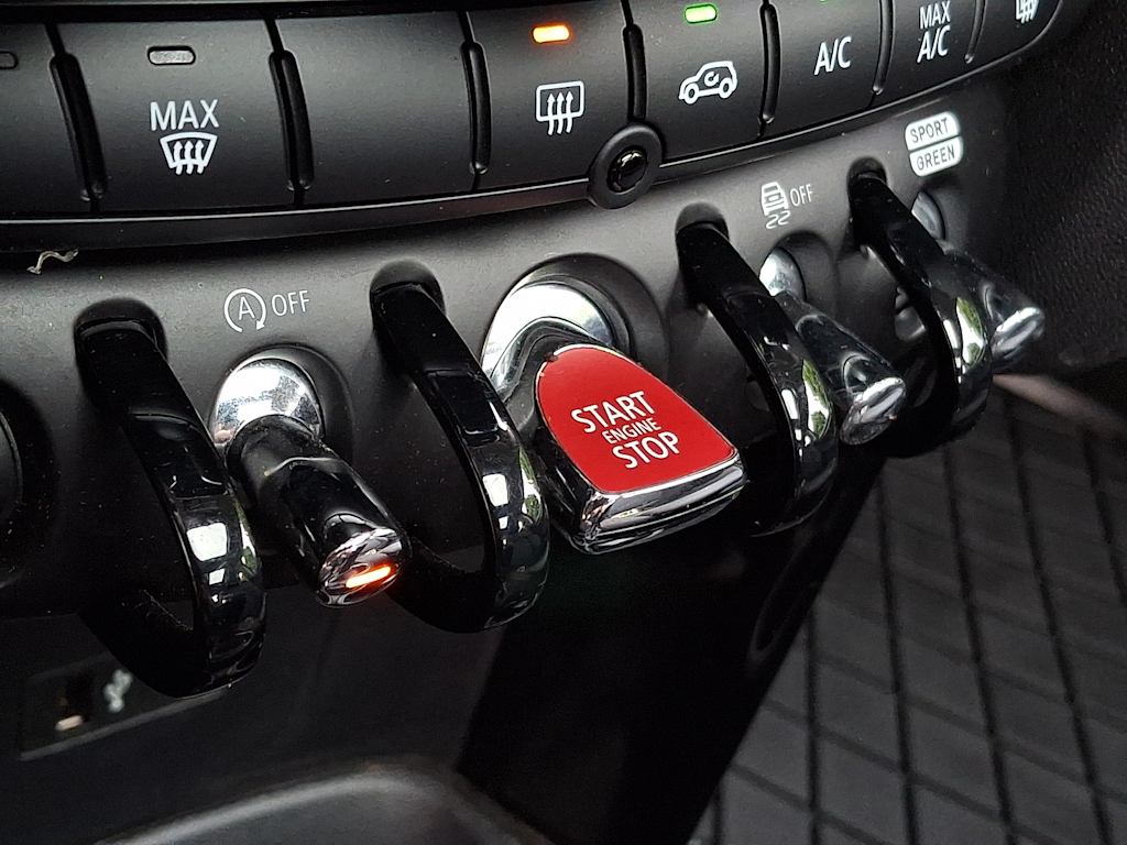 Thumbnail: 2024 MINI Cooper - 24