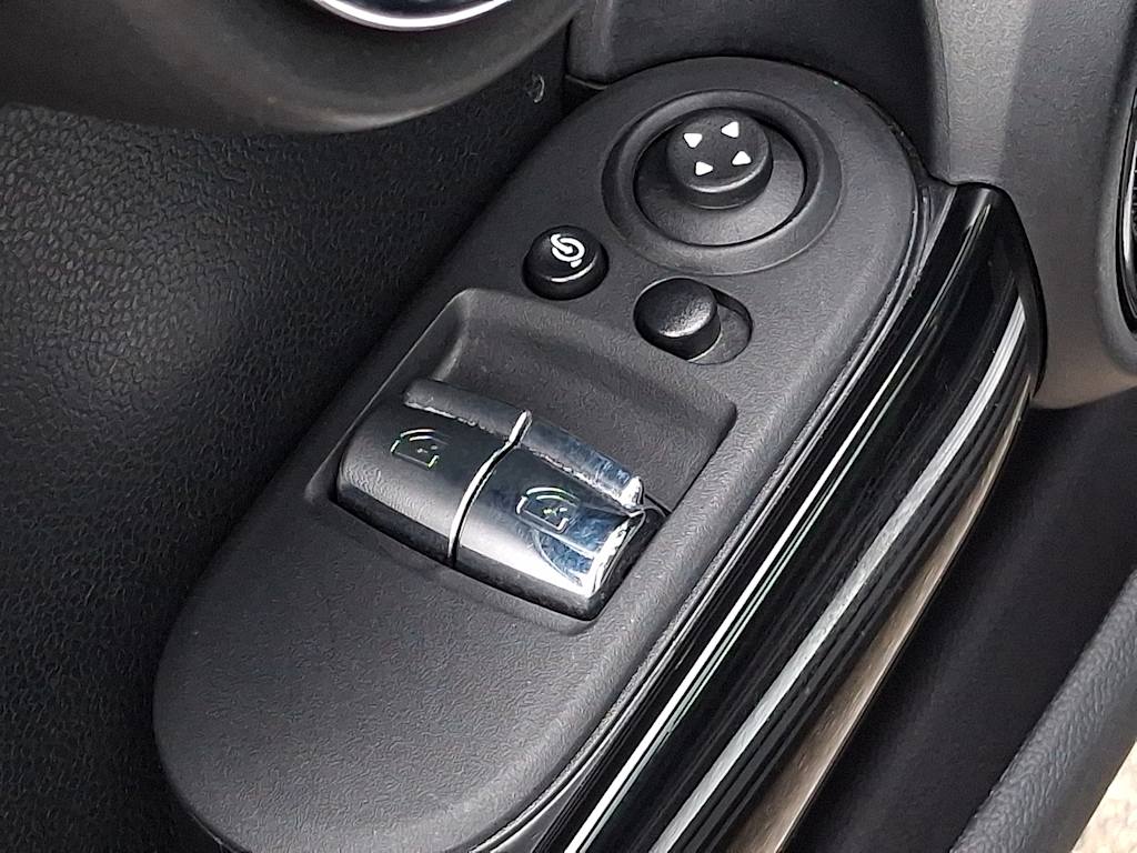 Thumbnail: 2024 MINI Cooper - 26