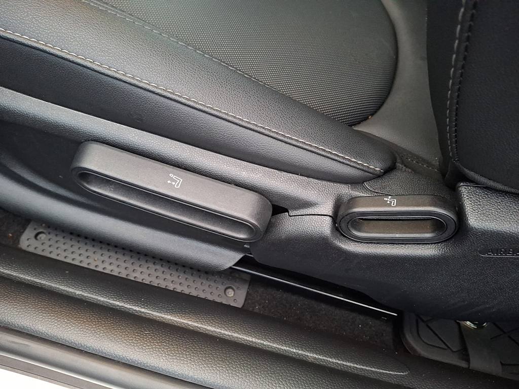 Thumbnail: 2023 MINI Cooper - 17