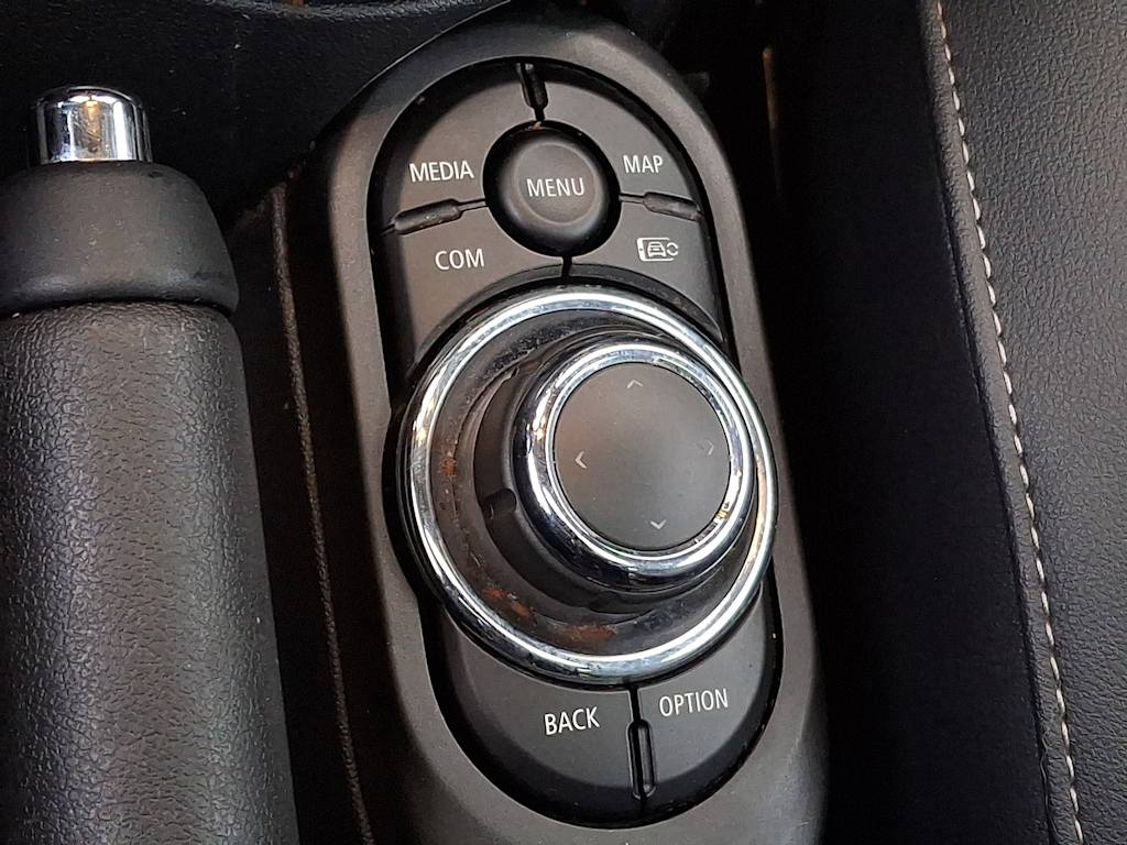 Thumbnail: 2023 MINI Cooper - 23