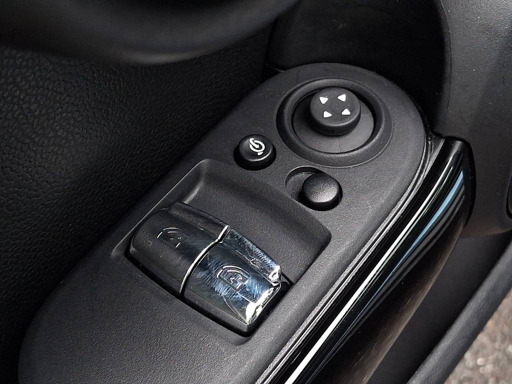 Thumbnail: 2024 MINI Cooper - 26