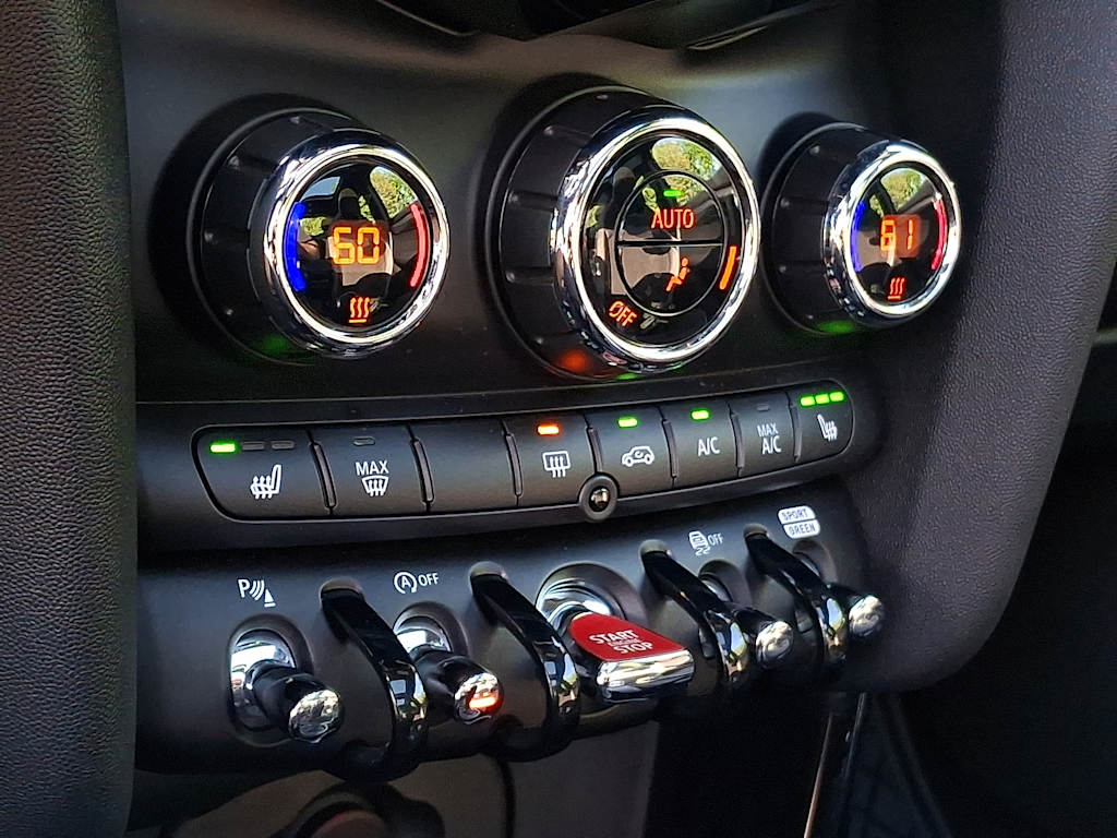 Thumbnail: 2023 MINI Cooper - 19