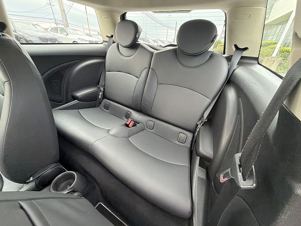Thumbnail: 2011 MINI Cooper - 13