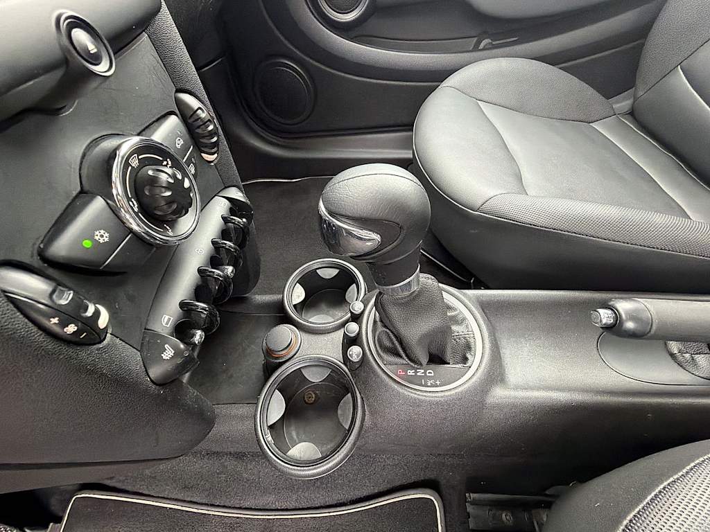Thumbnail: 2011 MINI Cooper - 16