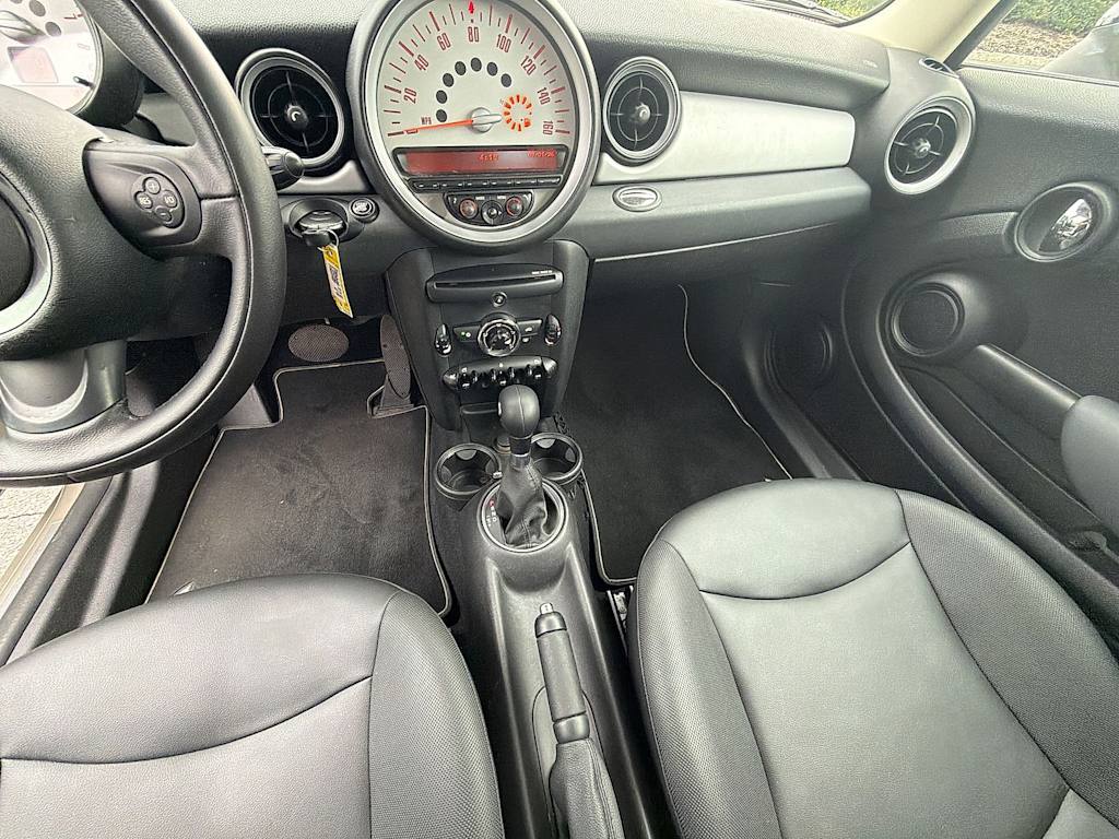 Thumbnail: 2011 MINI Cooper - 14