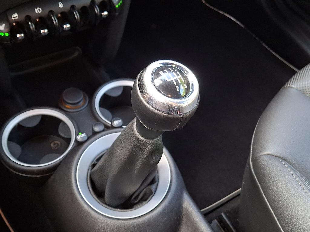 Thumbnail: 2012 MINI Cooper - 10