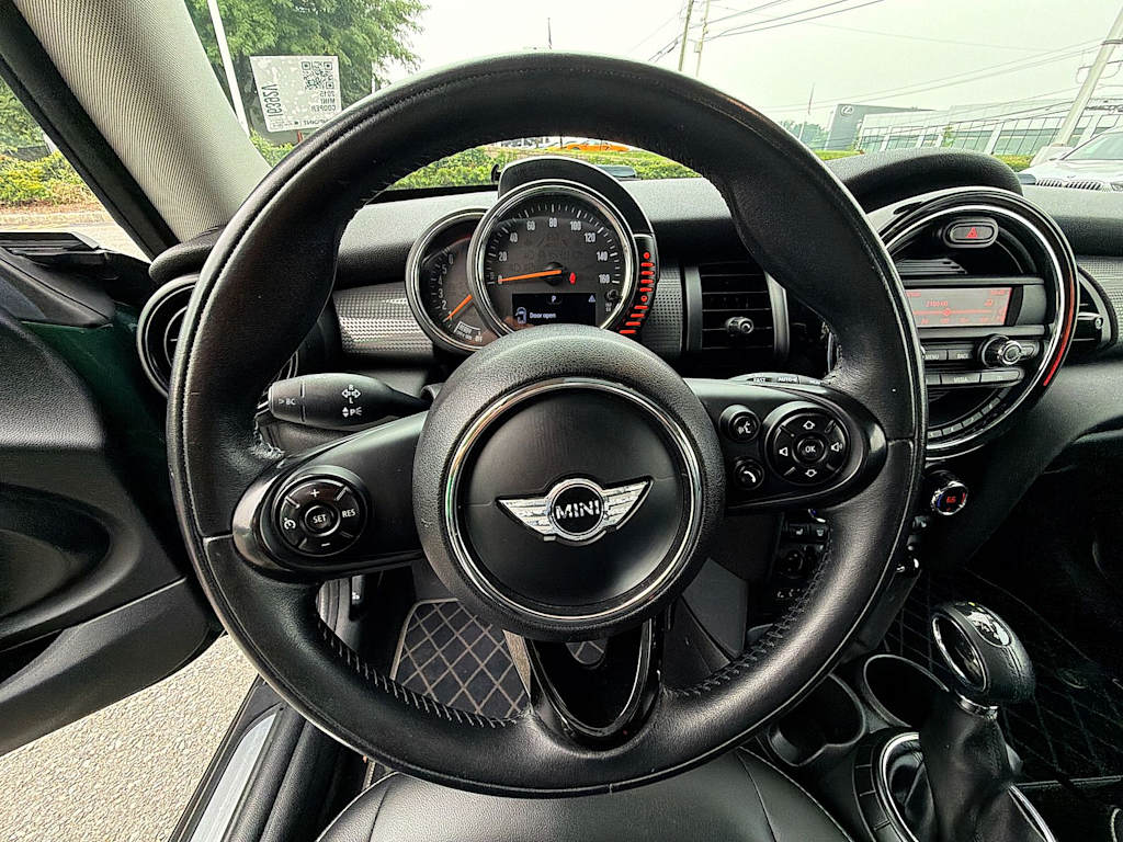 Thumbnail: 2015 MINI Cooper - 10