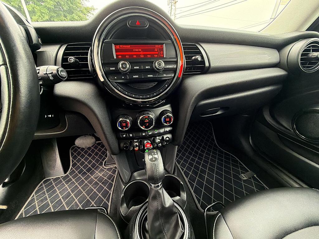 Thumbnail: 2015 MINI Cooper - 14