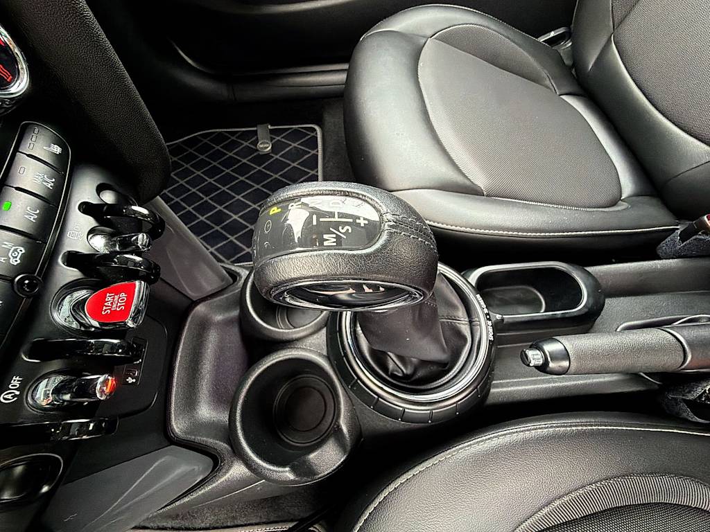 Thumbnail: 2015 MINI Cooper - 15