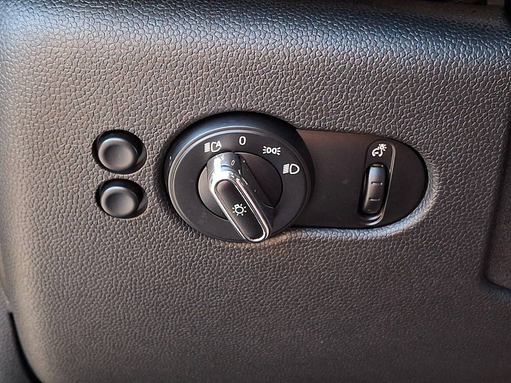 Thumbnail: 2016 MINI Cooper - 26