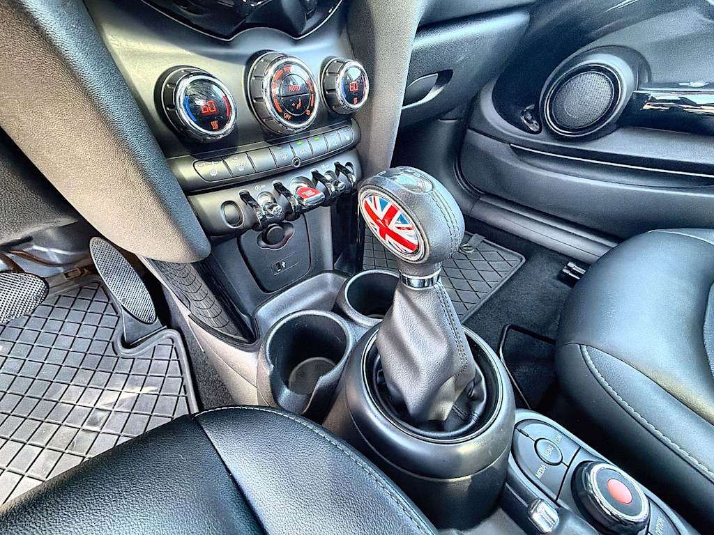 Thumbnail: 2019 MINI Cooper - 15