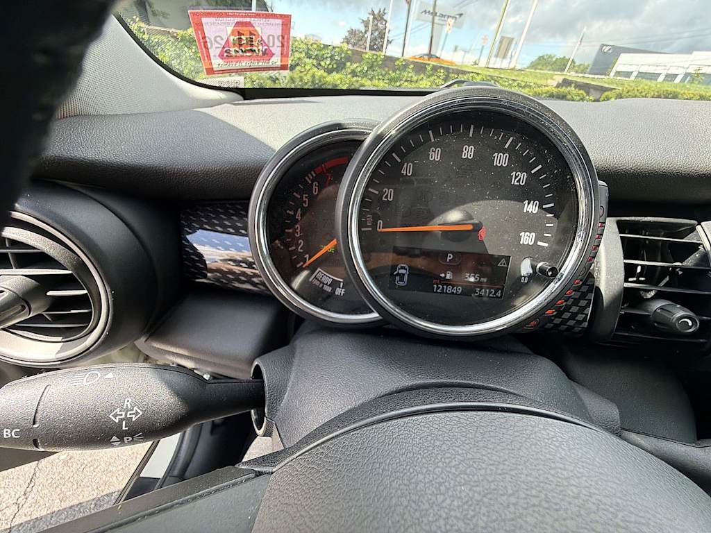 Thumbnail: 2015 MINI Cooper - 15