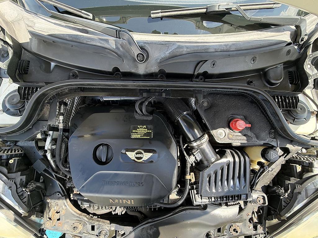 Thumbnail: 2015 MINI Cooper - 9