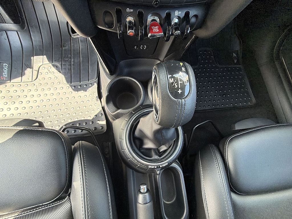 Thumbnail: 2015 MINI Cooper - 16