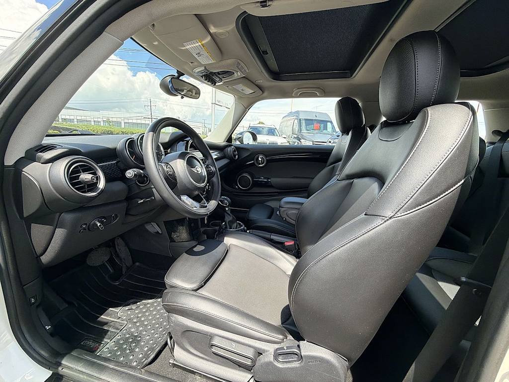 Thumbnail: 2015 MINI Cooper - 11
