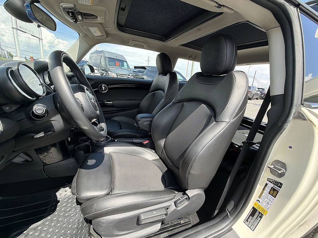 Thumbnail: 2015 MINI Cooper - 12