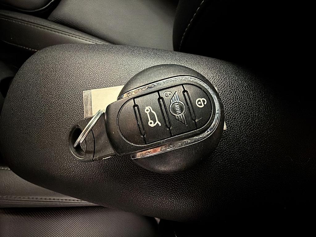 Thumbnail: 2019 MINI Cooper - 17