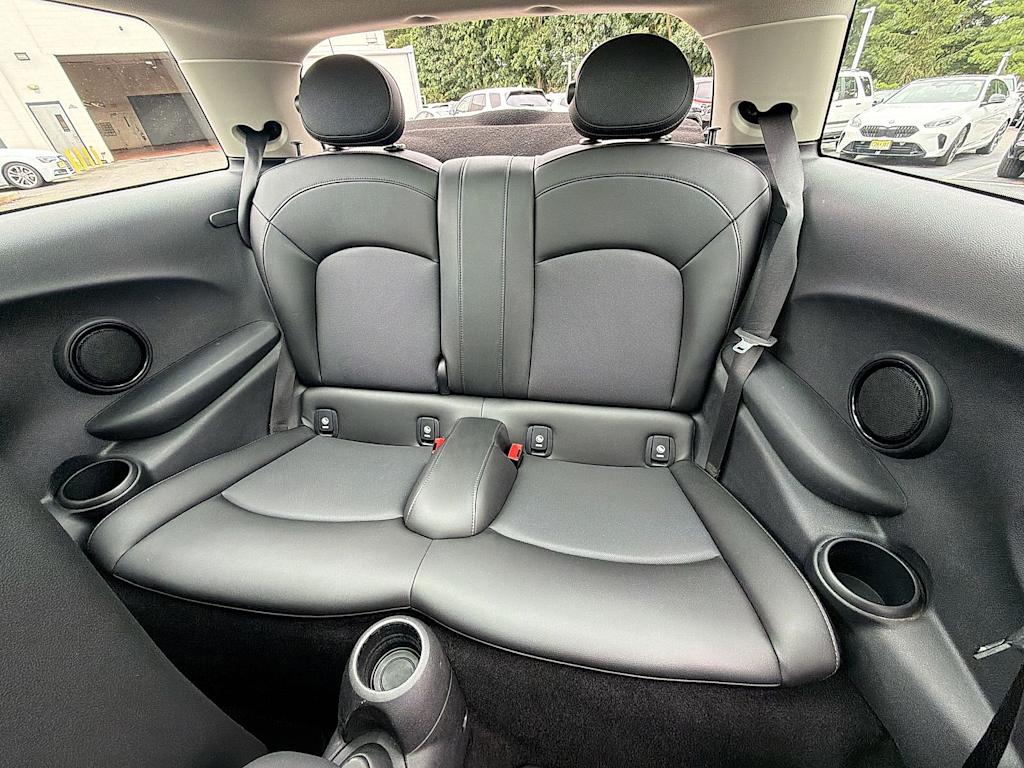 Thumbnail: 2019 MINI Cooper - 13