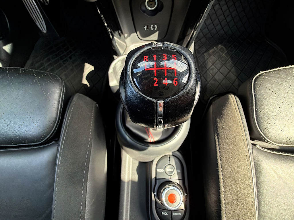 Thumbnail: 2018 MINI Cooper - 16