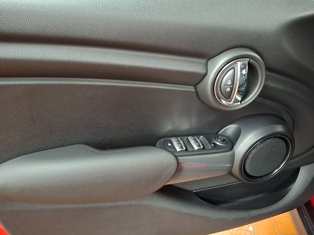 Thumbnail: 2021 MINI Cooper - 19