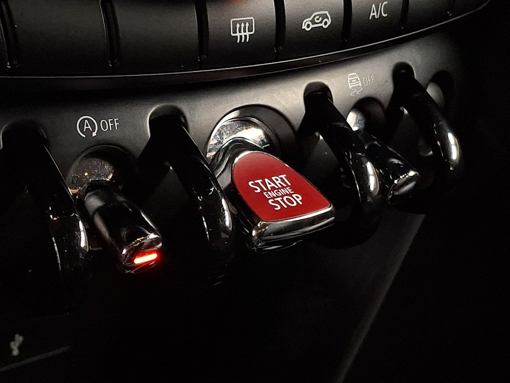 Thumbnail: 2021 MINI Cooper - 25