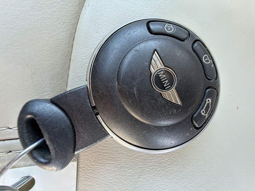 Thumbnail: 2014 MINI Cooper Countryman - 28