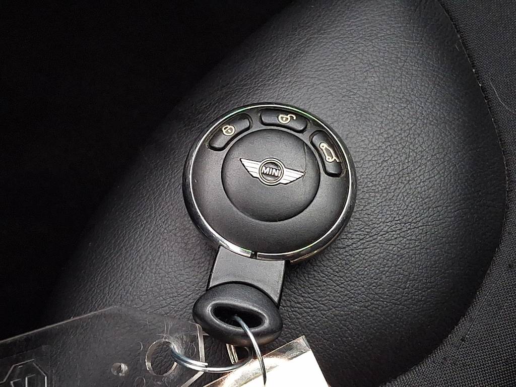 Thumbnail: 2014 MINI Cooper Clubman - 27