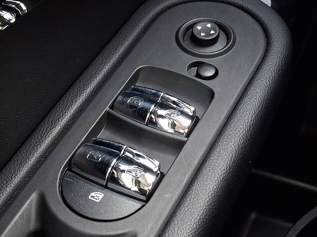 Thumbnail: 2023 MINI Cooper Countryman - 27