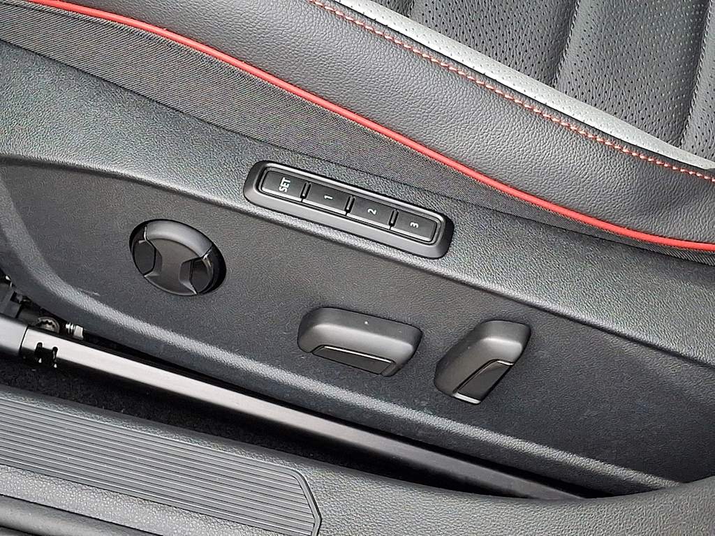 Thumbnail: 2024 Volkswagen Golf - 17
