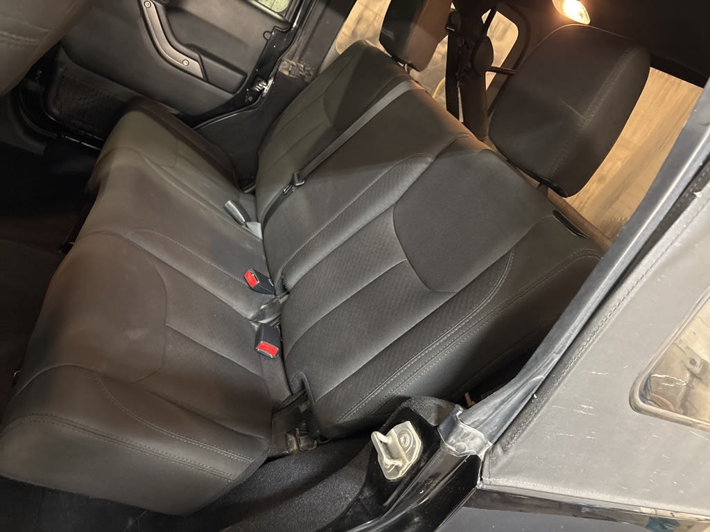 2018 Jeep Wrangler Unlimited Sport 10