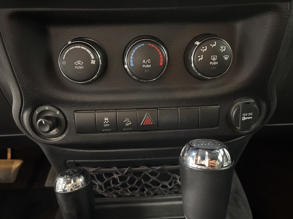2018 Jeep Wrangler Unlimited Sport 28