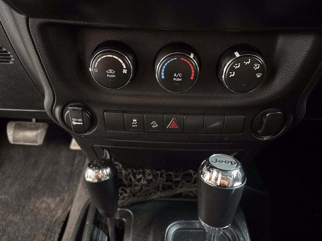 Thumbnail: 2018 Jeep Wrangler - 26