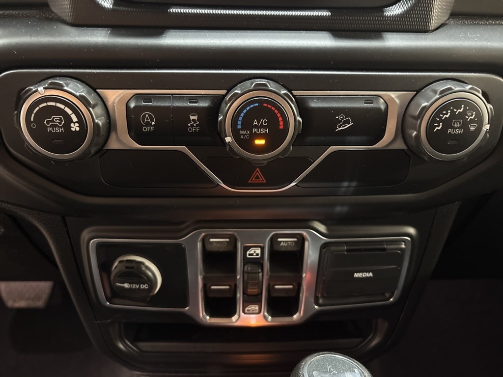 2018 Jeep Wrangler Unlimited Sport 29