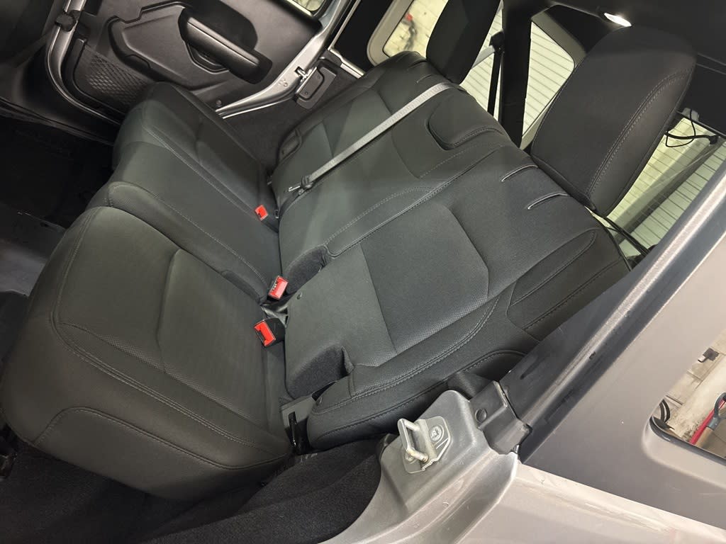 2018 Jeep Wrangler Unlimited Sport 36