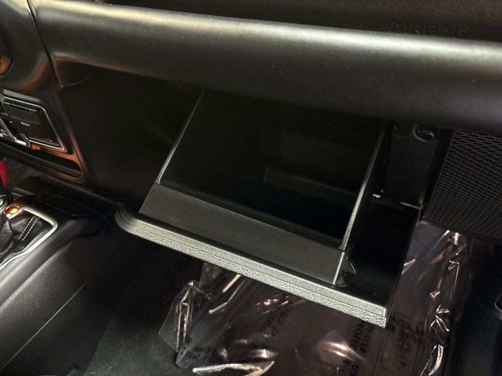Thumbnail: 2018 Jeep Wrangler - 36