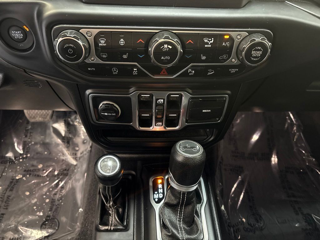Thumbnail: 2018 Jeep Wrangler - 22
