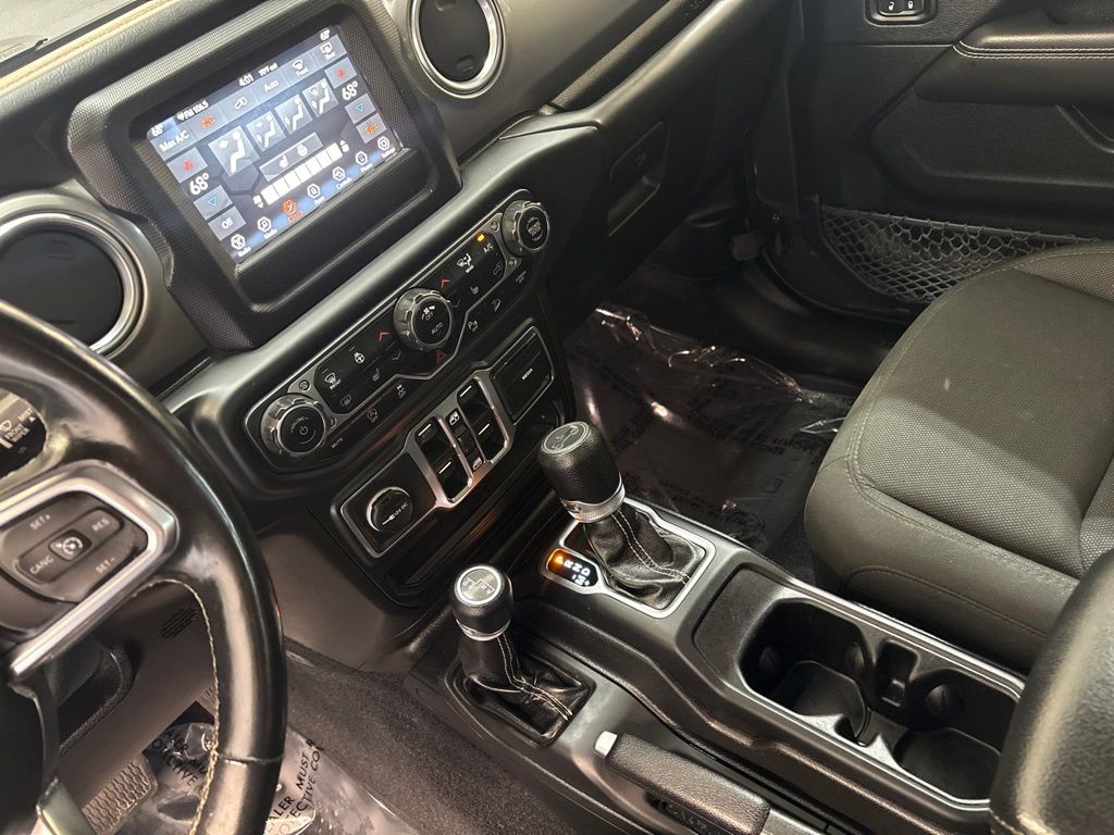 Thumbnail: 2018 Jeep Wrangler - 13