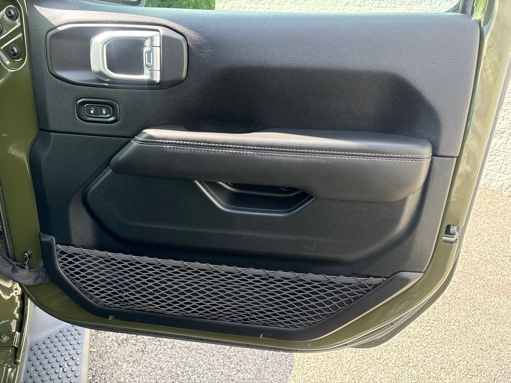 Thumbnail: 2021 Jeep Wrangler - 39