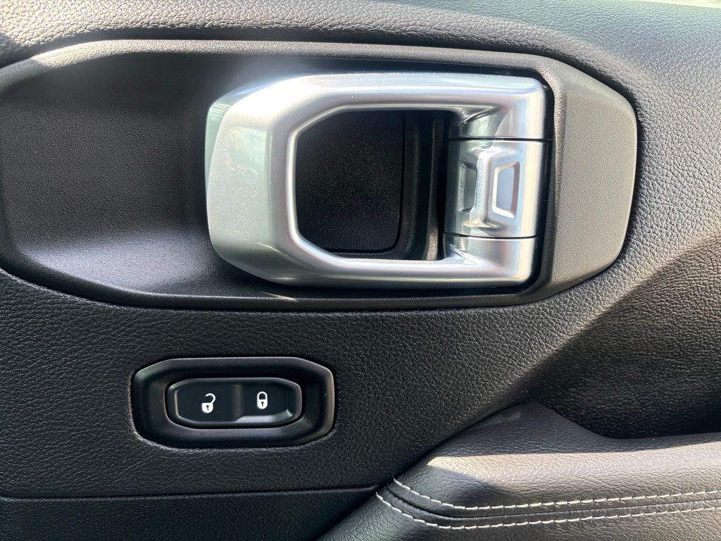 Thumbnail: 2021 Jeep Wrangler - 40