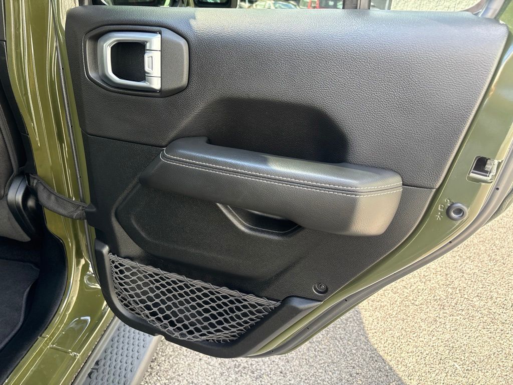 Thumbnail: 2021 Jeep Wrangler - 34