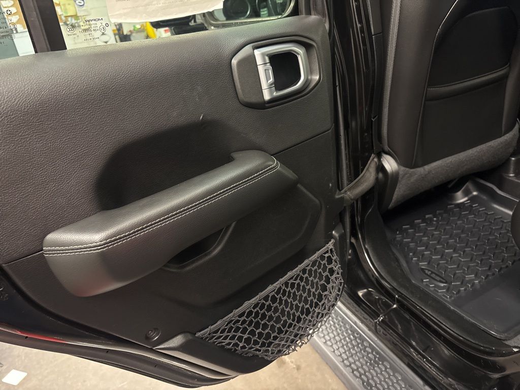 Thumbnail: 2020 Jeep Wrangler - 31